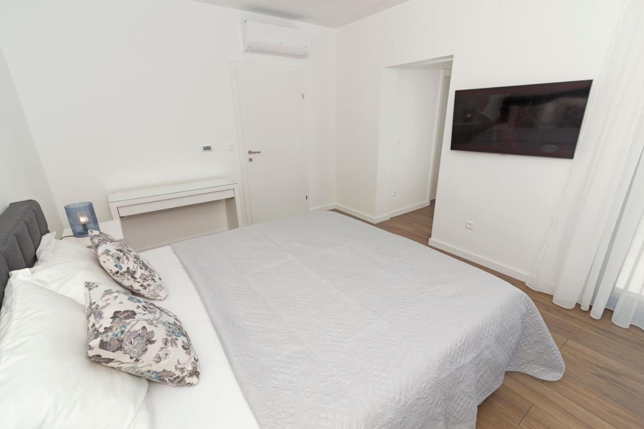 Abelia Villa Pirovac